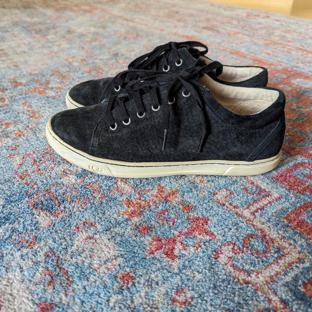UGG Women's 8 Tomi Black Suede Leather Lace Up Shoes Sneakers Low Top